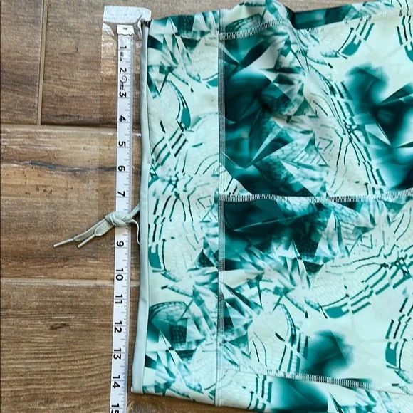 Adidas Green Leggings with Dynamic Design - Picture 4 of 5